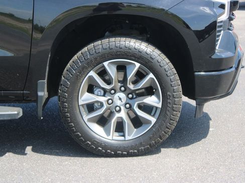 Used 2022 Chevrolet Silverado 1500 RST AWD/4WD image 12