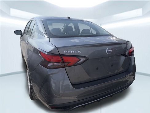 Used 2022 Nissan Versa S image 10
