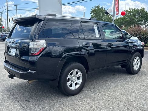 Used 2023 Toyota 4Runner SR5 Premium w/ Moonroof Package RWD image 3