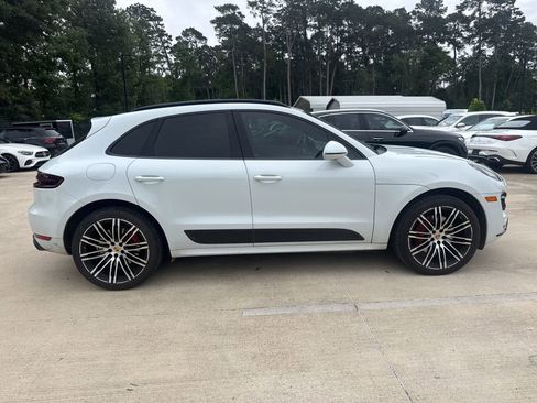 Used 2018 Porsche Macan Turbo AWD/4WD image 3