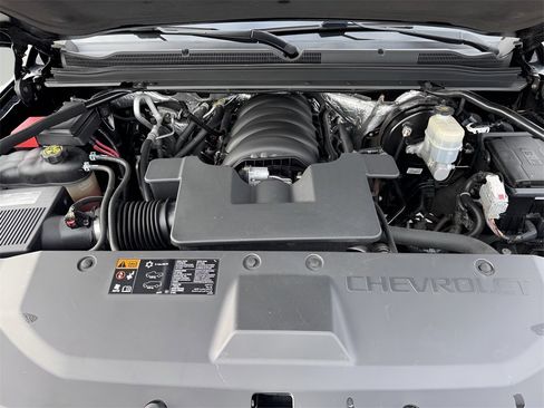 Used 2016 Chevrolet Suburban LTZ image 9