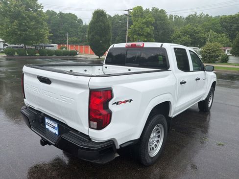 Used 2023 Chevrolet Colorado W/T AWD/4WD image 5