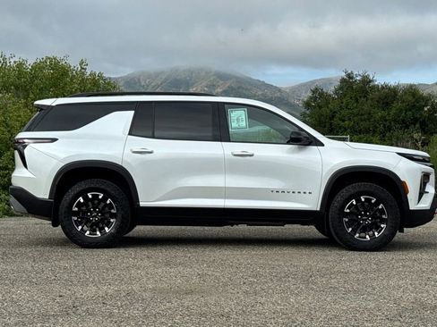 Used 2024 Chevrolet Traverse Z71 w/ Enhanced Driving Package AWD/4WD image 3