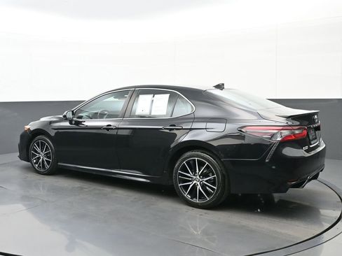 Used 2021 Toyota Camry SE image 5