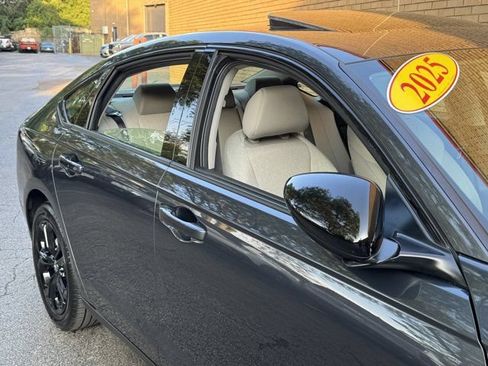 Used 2025 Honda Accord SE image 14