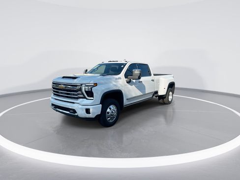 Used 2025 Chevrolet Silverado 3500 High Country w/ High Country Premium Package AWD/4WD image 5