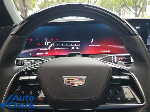 Certified 2025 Cadillac Escalade ESV V AWD/4WD image 27