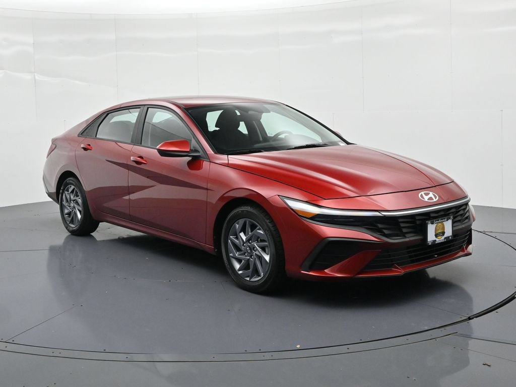 Used 2024 Hyundai Elantra SEL FWD image 4