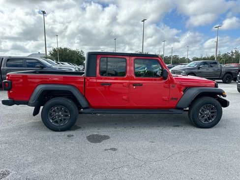 New 2025 Jeep Gladiator Sport image 3