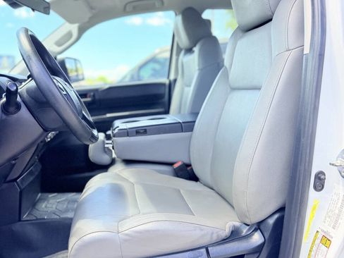 Used 2018 Toyota Tundra SR image 11