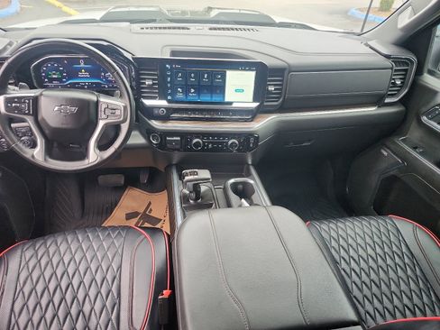 Used 2024 Chevrolet Silverado 1500 LT Trail Boss w/ Convenience Package II AWD/4WD image 14