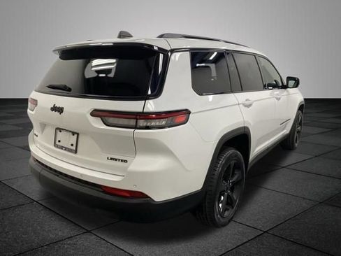 Used 2024 Jeep Grand Cherokee L Limited w/ Black Appearance Package AWD/4WD image 7
