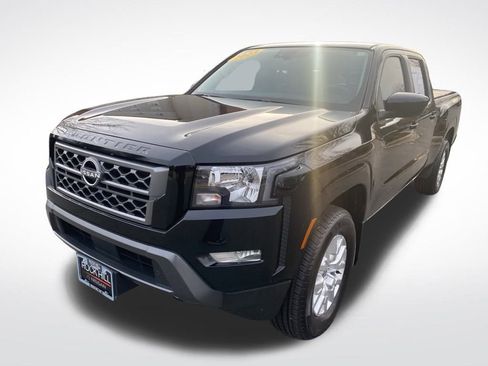 Used 2023 Nissan Frontier SV image 3