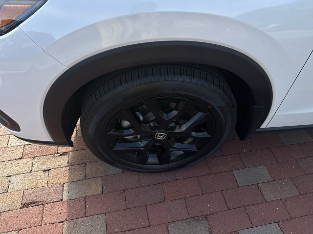 Certified 2024 Honda HR-V Sport image 10