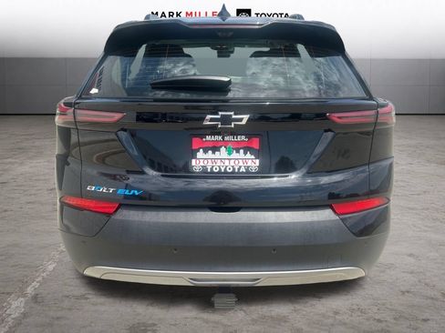 Used 2023 Chevrolet Bolt EUV Premier w/ Sun & Sound Package FWD image 4