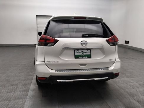 Used 2020 Nissan Rogue SV FWD image 6