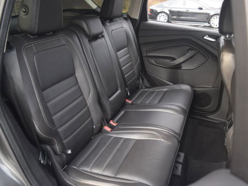 Used 2017 Ford Escape Titanium image 9