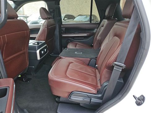 Used 2024 Ford Expedition Limited image 28