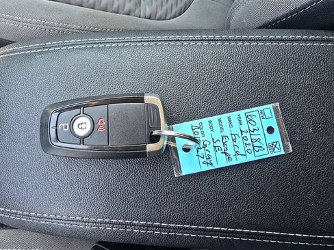 Used 2020 Ford Escape SE AWD/4WD image 25