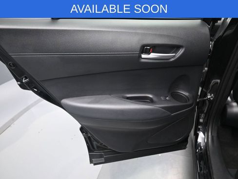 Used 2025 Toyota Corolla Cross XLE AWD/4WD image 27