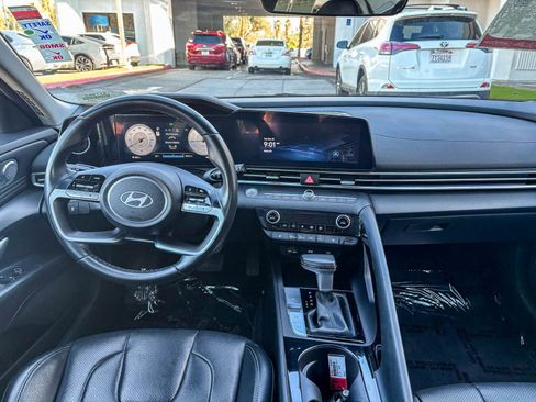 Used 2024 Hyundai Elantra Limited image 15