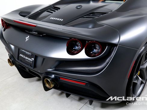 Used 2022 Ferrari F8 Tributo RWD image 32