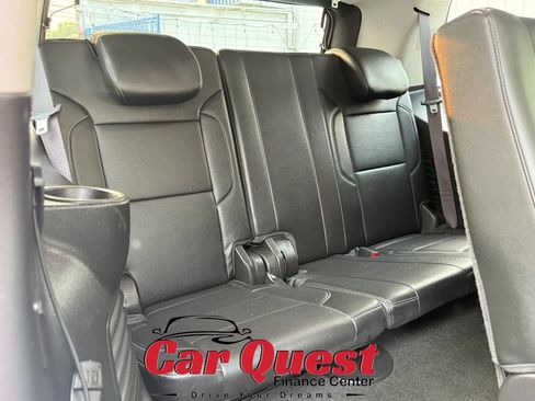 Used 2017 GMC Yukon SLT AWD/4WD image 18