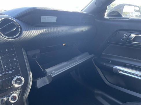 Used 2017 Ford Mustang Coupe RWD image 13