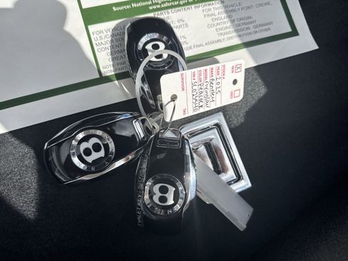 New 2025 Bentley Flying Spur Plug-In Hybrid image 32