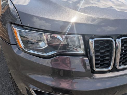 Used 2018 Jeep Grand Cherokee Limited AWD/4WD image 11