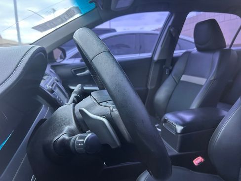 Used 2014 Toyota Camry image 12