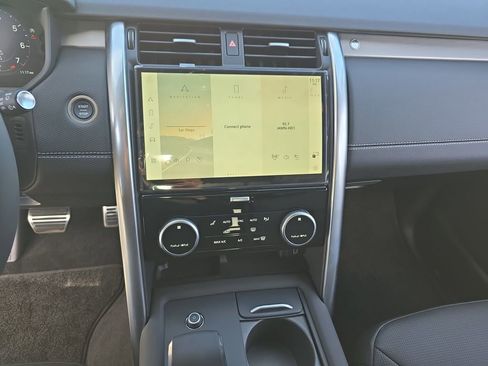 New 2026 Land Rover Discovery Limited Edition image 22