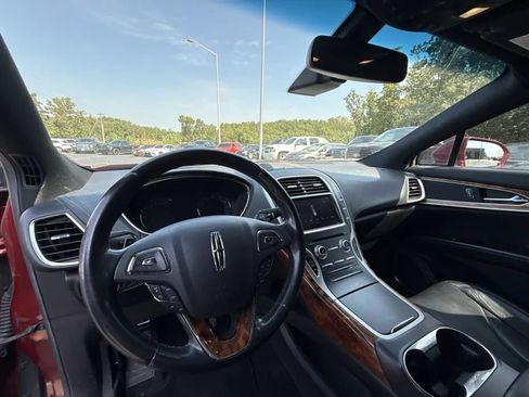 Used 2016 Lincoln MKX Reserve w/ Technology Package AWD/4WD image 7