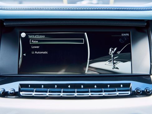 Used 2022 Rolls-Royce Cullinan w/ Cullinan Package image 83