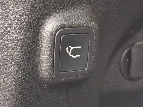 Used 2019 Jeep Cherokee Limited image 22