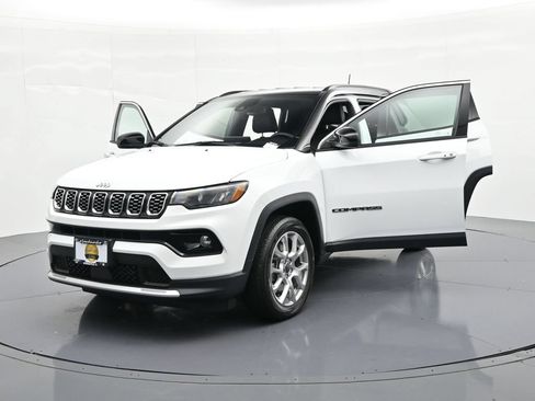 Used 2025 Jeep Compass Limited AWD/4WD image 27