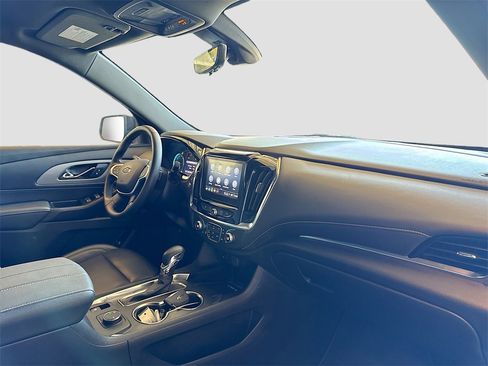 Used 2023 Chevrolet Traverse LT w/ Midnight/Sport Edition image 30