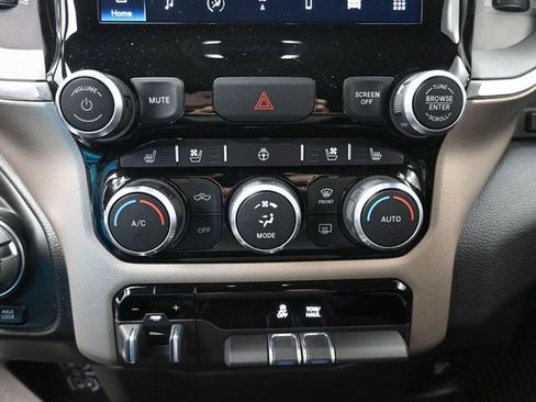 Used 2022 RAM 1500 Laramie w/ Off Road Group AWD/4WD image 27