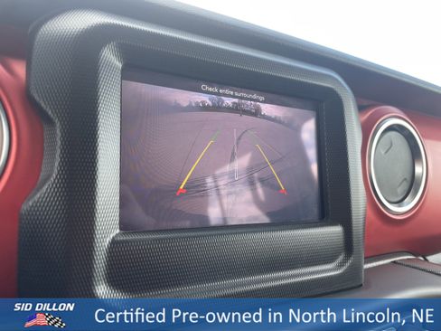 Used 2021 Jeep Wrangler Unlimited Rubicon image 12