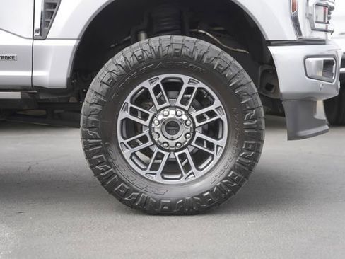 Used 2024 Ford F250 Limited w/ FX4 Off-Road Package image 4