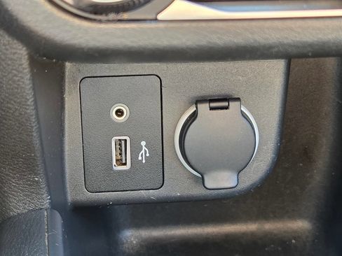 Used 2020 Nissan Kicks S FWD image 27