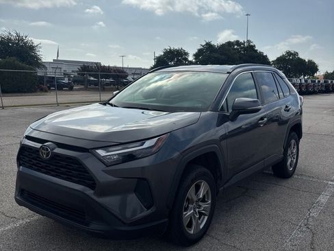 Used 2025 Toyota RAV4 XLE AWD/4WD image 1