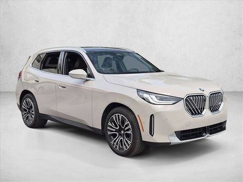 Used 2025 BMW X3 xDrive30i AWD/4WD image 3