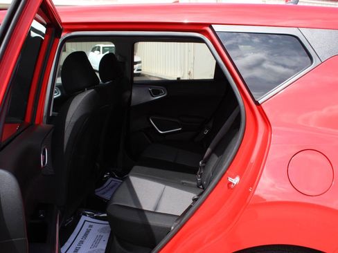 Used 2025 Kia Soul LX w/ LX Technology Package FWD image 14