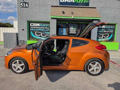 Used 2015 Hyundai Veloster w/ Option Group 02 FWD image 30