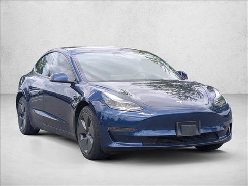Used 2023 Tesla Model 3 Standard Range RWD image 3