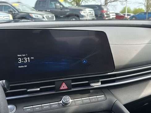 Used 2024 Hyundai Elantra SEL FWD image 19