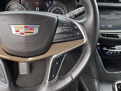 Used 2017 Cadillac XT5 Platinum w/ Driver Assist Package AWD/4WD image 18