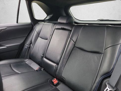 Used 2022 Toyota RAV4 SE image 13
