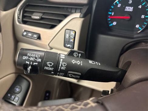 Used 2017 GMC Yukon XL Denali w/ Open Road Package image 18